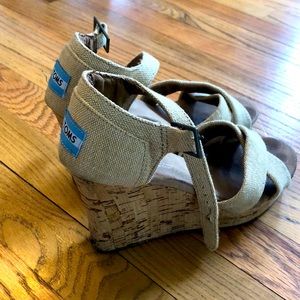 TOMS wedges